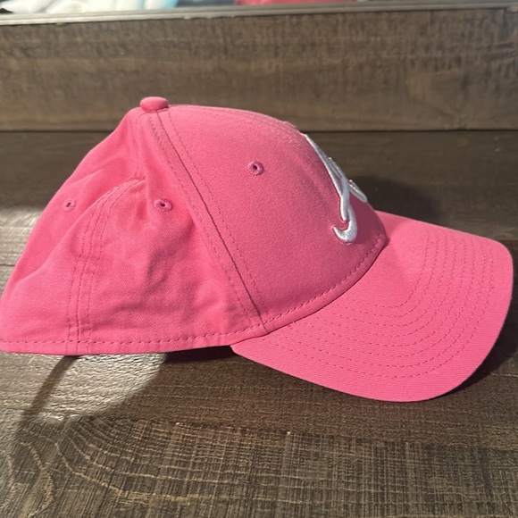 Pink ladies Atlanta Braves Hat worn once - Picture 2 of 4